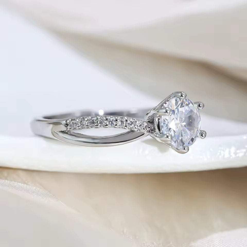 Classic 4-Prong Solitaire Ring | Silver